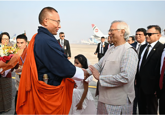 ঢাকায় ভুটানের প্রধানমন্ত্রীকে লাল গালিচা সংবর্ধনা